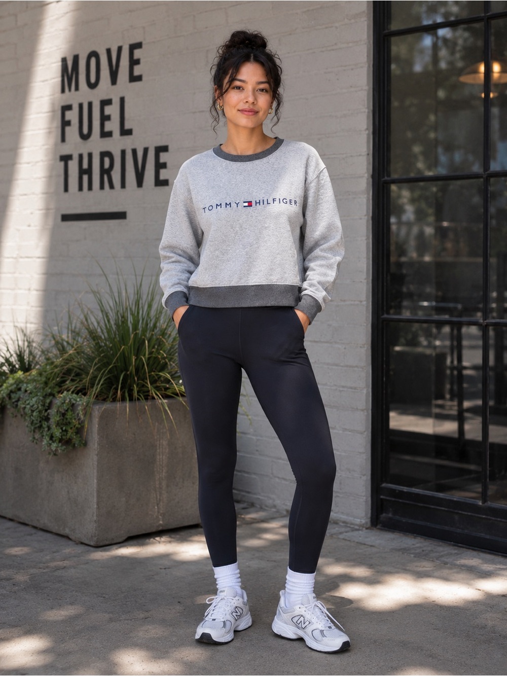 Tommy Hilfiger Gray Cropped Logo Sweatshirt Casual Athleisure